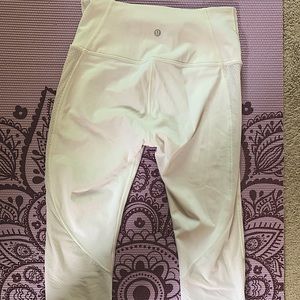 Lululemon Cropped Capri Leggings White Size 6